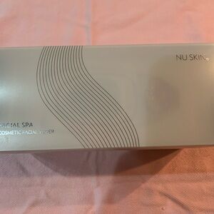 Nu Skin Facial Spa/Cosmetic Facial Toner.